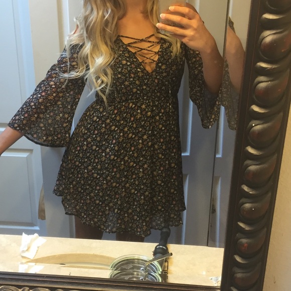 ASOS floral cold shoulder boho mini dress - Picture 7 of 7